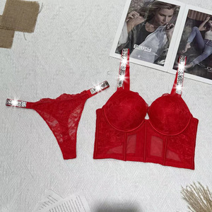 <span class=keywords><strong>Ensemble</strong></span> <span class=keywords><strong>de</strong></span> lingerie sexy transparent en dentelle tissée <span class=keywords><strong>Victoria</strong></span>'s, soutien-gorge respirant à volants, culotte brodée discrète pour femme - Product Image 4