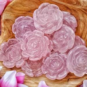 Vente en gros de sculptures florales en quartz rose naturel de haute qualité, ornements sculptés à la main, artisanat en cristal, décoration créative polie, cadeau - Product Image 1