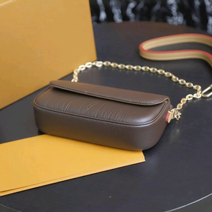 Ventes directes d'usine, logo personnalisable, impression ancienne rétro, sac fourre-tout grande capacité, sac à main de luxe pour femme, sac à bandoulière - Product Image 1