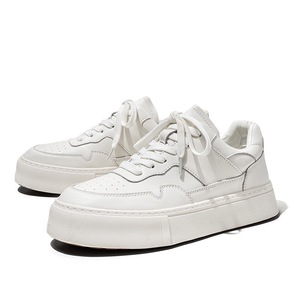 รองเท้าวิ่งพื้นหนาสำหรับผู้ชาย ขายดีเป็นแพ็คๆ จากโรงงาน รองเท้าลำลองพื้นเรียบ น้ำหนักเบา ระบายอากาศได้ดี หนังแท้ - Product Image 1