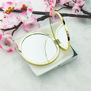 Miroir de poche pliable en alliage trèfle à quatre feuilles doré, miroir de maquillage double face, mini miroir de poche brillant plaqué or - Product Image 3