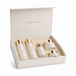 Boîte cadeau magnétique personnalisée CRD avec fenêtre, fermeture magnétique rigide, doublure en éponge, laminage mat, emballage recyclable pour ensemble de cosmétiques - Product Image 1