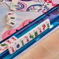 Set di Mahjong Americano Personalizzabile in Stile Pop Art, Tessere in Acrilico Premium, Kit da Gioco a Tema Floreale e Drago da 160 Pezzi