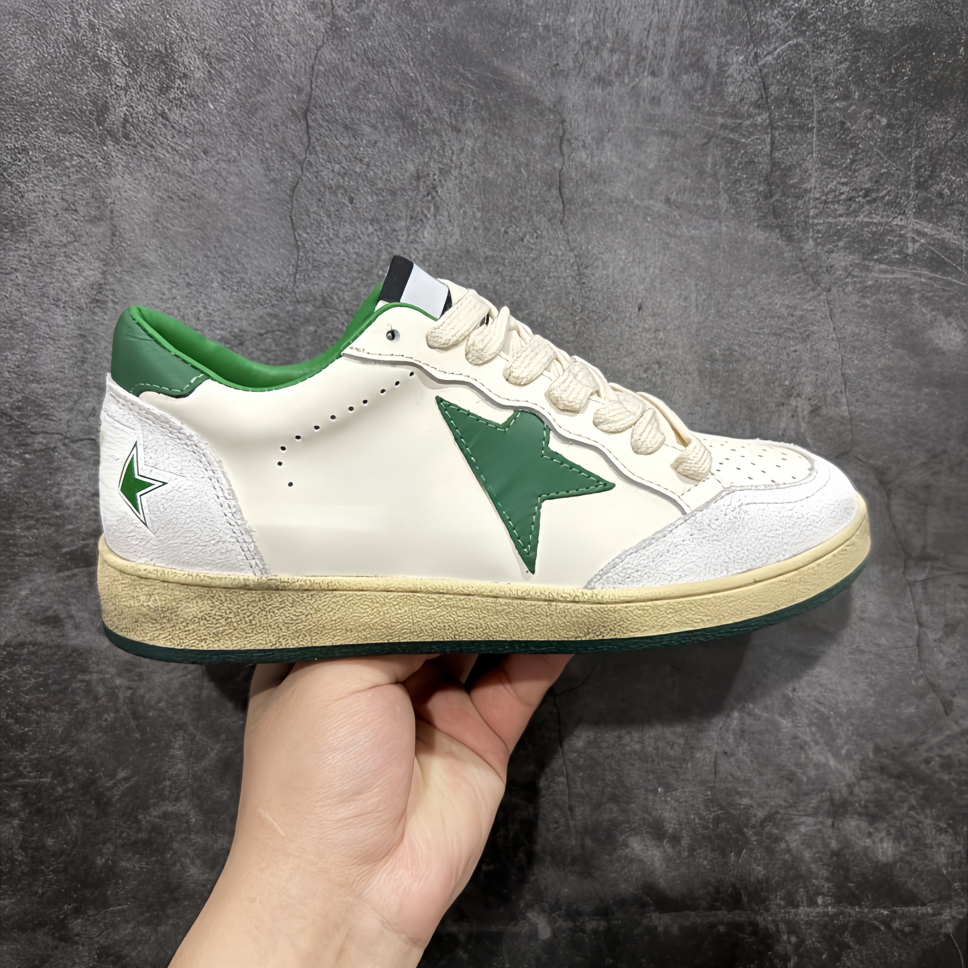 สีเขียว