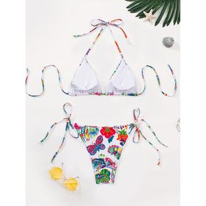 บิกินี่แบบใหม่พร้อมฟองน้ำเสริมหน้าอก สายรัดคอแบบไม่มีหลัง ตกแต่งห่วงรูปหัวใจ แยกชิ้น แห้งเร็ว ลายพิมพ์สวยงาม ชุดว่ายน้ำสำหรับผู้หญิง - Product Image 2