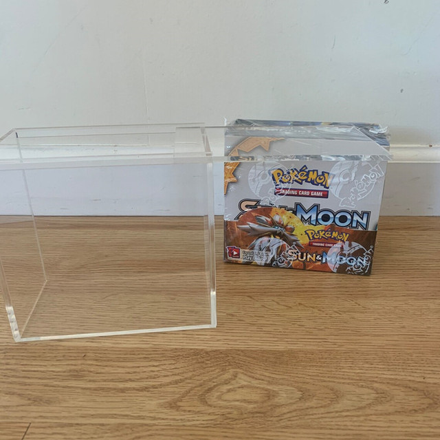 Modern Eco-friendly Clear Acrylic Display Case for Pokemon Booster Cards Protection Box with Wholesale Rack