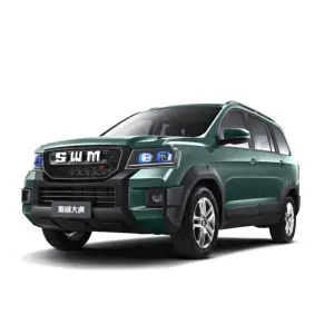 Un vehículo utilitario deportivo SUV SWM G01F 7 asientos SUV Los mejores SUV de 2024 Nuevo automotriz