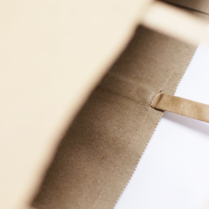 Sac en papier kraft recyclable avec logo personnalisé, laminé, avec poignées, pour vêtements, aliments à emporter et emballages cadeaux - Product Image 5
