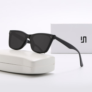 Lunettes de soleil rétro œil de chat pour femmes, monture PC noire, polarisées, protection UV400, type 3 verres, pour la conduite - Product Image 4
