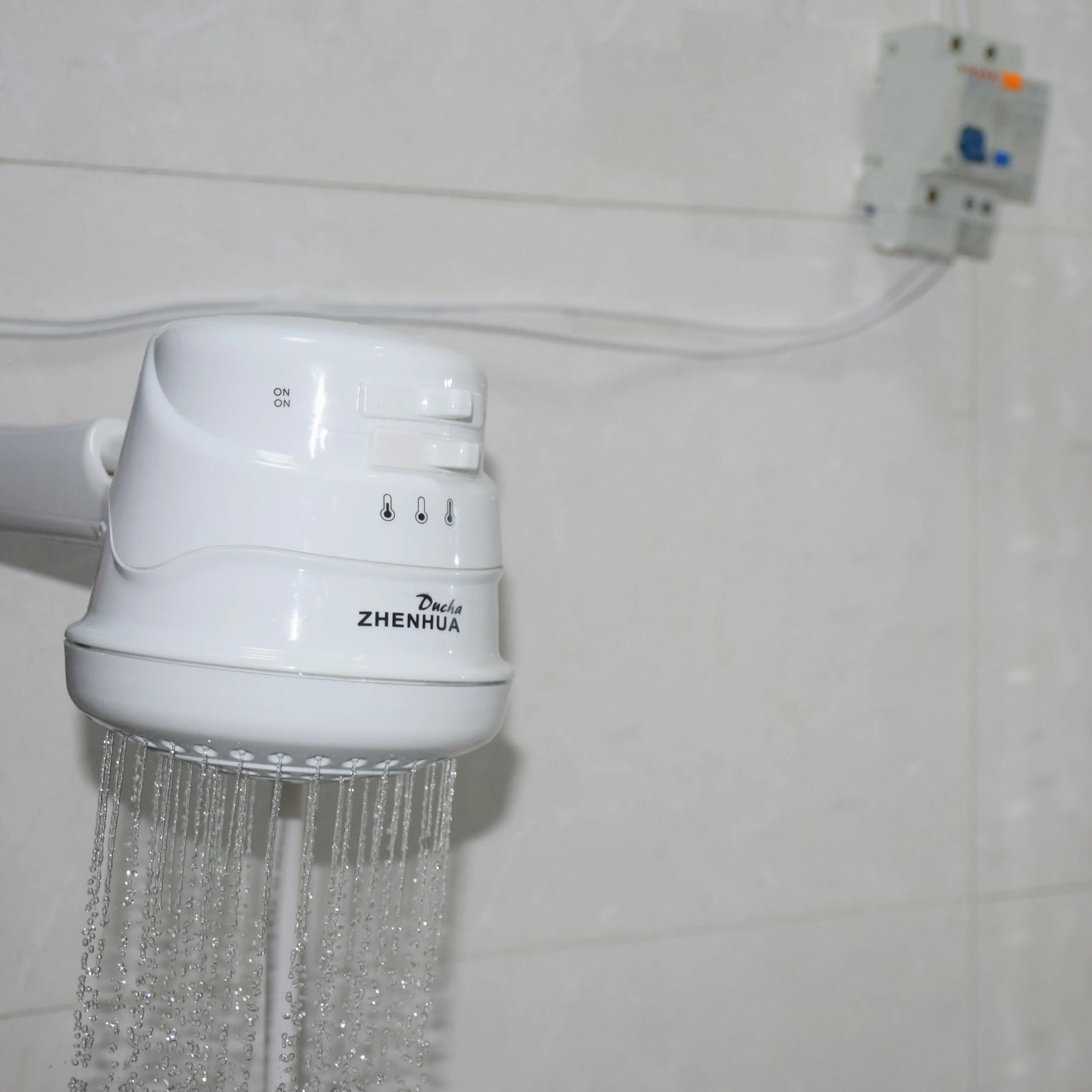 Kualitas Tinggi dan Harga Murah Instan Listrik Panas Air Shower Kepala Pemanas Air Instan