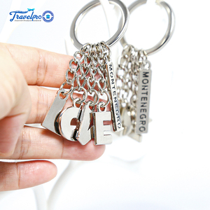 Tùy chỉnh Kẽm hợp kim mềm men logo kim loại Keychain Túi xách Bảng chữ cái ban đầu thư <span class=keywords><strong>v</strong></span>òng chìa khóa <span class=keywords><strong>v</strong></span>àng <span class=keywords><strong>L</strong></span> <span class=keywords><strong>O</strong></span> <span class=keywords><strong>V</strong></span> <span class=keywords><strong>E</strong></span> Keychain - Product Image 2