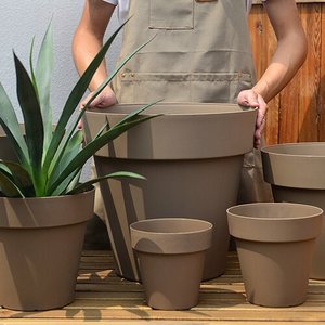 Macetas de decoración del hogar para interiores y exteriores de plástico minimalista nórdico Brice (con bandejas) - Product Image 5