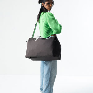 กระเป๋าถือสตรี กระเป๋าโพลีเอสเตอร์ คุณภาพสูง กระเป๋าเดินทางผู้ชายแบบดัฟเฟิล แฟชั่น กระเป๋าเดินทางกลางแจ้ง มีซิปปิด - Product Image 3