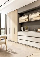 Buffet de luxe sur mesure en bois texturé pour salle à manger de villa haut de gamme, mobilier de cuisine premium