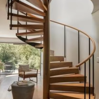 Escalier en colimaçon moderne en verre pour intérieur avec marches en acier inoxydable pour villa de luxe
