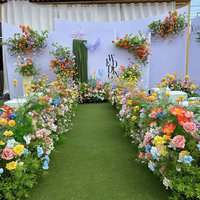 Décor floral artificiel style peinture à l'huile Monet coloré pour mariage, idéal pour les allées et les grands événements nuptiaux