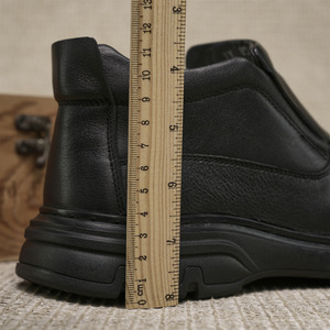 Bottes montantes d'hiver en cuir véritable pour hommes, à enfiler, avec doublure en peluche, bout rond, semelle extérieure en caoutchouc, chaussures habillées isolantes et chaudes - Product Image 2
