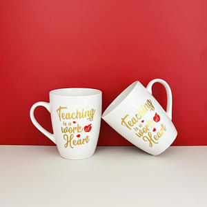 แก้วเซรามิกสั่งทำพิเศษ สีขาว พิมพ์ลายตัวอักษร "การสอนคือการสร้างสรรค์ด้วยหัวใจ" ของขวัญเปิดเทอมสำหรับครู - Product Image 4