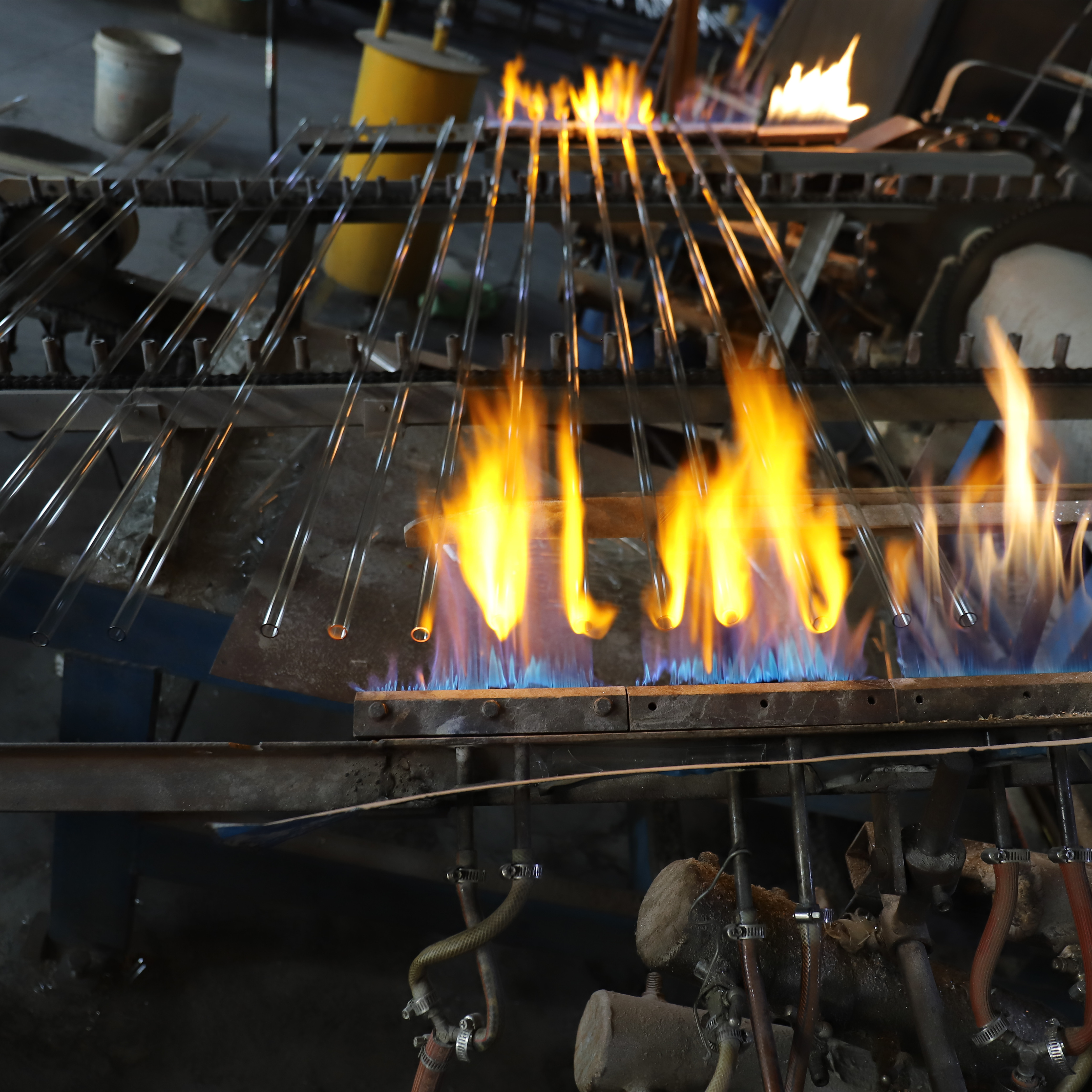 Производство высококачественных прозрачных трубок из боросиликатного стекла для ампул и бутылок пенициллина