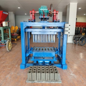 Machine à fabriquer des briques <span class=keywords><strong>hydraulique</strong></span> semi-automatique Machine à fabriquer des briques en béton QT4-40 Petit moteur chinois pour machine à blocs - Product Image 2