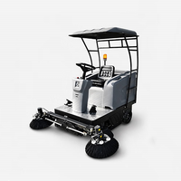 Balayeuse autoportée haute performance KM 190/130 R Bp Classic Karcher, largeur de balayage 1 900 mm, avec auvent métallique et bac de collecte 140 L