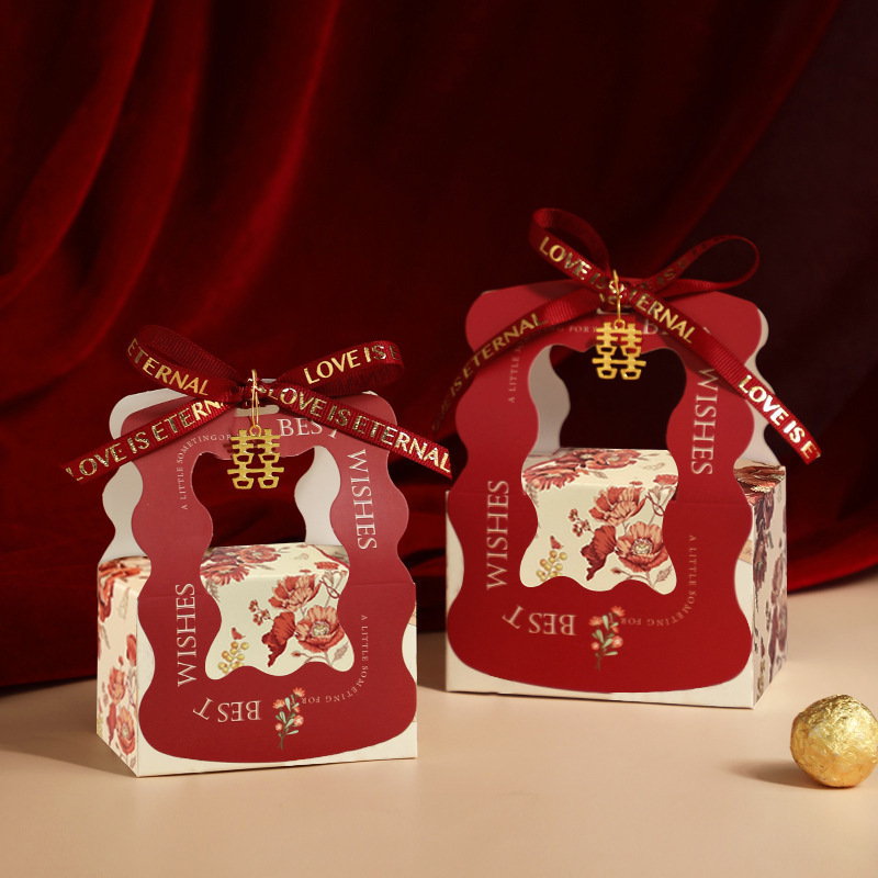 Vin rouge élégant, ruban rouge, caractère double bonheur