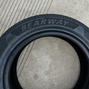 Pneus PCR Haute Performance pour Voitures Sportives <span class=keywords><strong>195</strong></span>/45R15 <span class=keywords><strong>195</strong></span>/<span class=keywords><strong>50R15</strong></span> <span class=keywords><strong>195</strong></span>/55R15 - Product Image 3