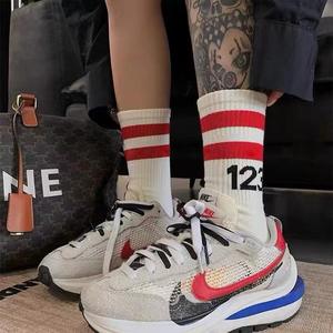 Chaussettes de sport Pilates en coton, élasthanne et polyester, nouvelle collection, style urbain, confortables et respirantes, pour hommes, femmes et jeunes. - Product Image 2