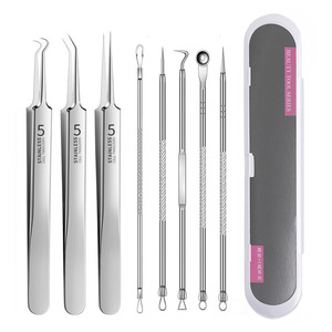 Kit de 8 Piezas de Acero Inoxidable para Eliminar Puntos Negros, Set de 7 Piezas para Extracción de Acné, Limpieza Facial y de Poros con Estuche - Product Image 1