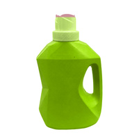Bouteille en plastique liquide carrée HDPE de 2 L avec poignée latérale, poignée ergonomique, conteneur pour eau chimique, couleur personnalisée, bouteille vide