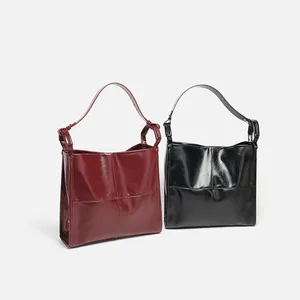 Bolsos de moda de China para mujer de marca de lujo para mujer BURGUNDY shinny Soft PU bolsos con forro de gamuza bolsos de mano para mujer