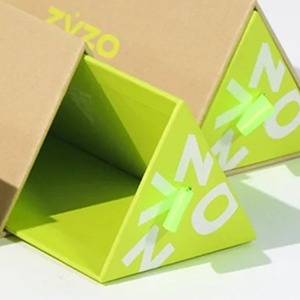 Tùy chỉnh tam giác ngăn kéo hộp sáng tạo trà cà phê bao bì kéo ra Hộp Mỹ phẩm sinh thái Kraft Hộp quà tặng với màn hình đứng sang trọng - Product Image 4