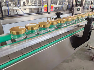 Capuchon en aluminium Machine de capsulage entièrement automatique à 6 têtes Chargement automatique des bouchons à haute efficacité Tri et placement Facile à utiliser - Product Image 5