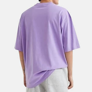 เสื้อยืดผู้ชายดีไซน์หรู สไตล์ลำลอง ทรงใหญ่ ผ้าหนา 220 กรัม ผ้าฝ้าย 100% ผู้ผลิตเสื้อยืดแบบสั่งทำ เสื้อยืดโอเวอร์ไซส์สำหรับผู้ชาย - Product Image 2