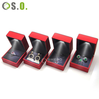 Shero Boîte à bijoux de luxe à LED avec laque noire Boîtes à bagues personnalisées Conteneur à bijoux avec logo sérigraphié avec caractéristiques lumineuses