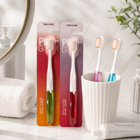 Brosse à dents manuelle ergonomique légère en plastique PBT souple, sans BPA, personnalisable en gros, pour adultes, soins bucco-dentaires à domicile