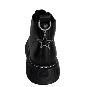 Venta al por mayor de metal recorte estrella de cinco puntas <span class=keywords><strong>Martin</strong></span> botas zapato hebilla Dulce Estrella fresca Cruz amor colgante zapatos accesorios colgantes - Product Image 1