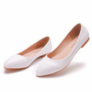 Zapatos Planos de Ballet Cómodos y Elegantes, Zapatos de Cuero PU Personalizados de Alta Calidad, Zapatos Planos Blancos para Mujer para Bodas - Product Image 4
