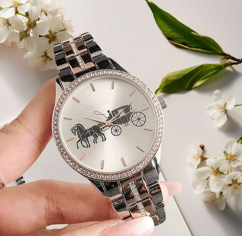 สีเงินสีโรสโกลด์