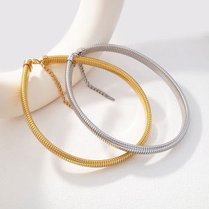 Großhandel Mode Edelstahl Schmuck 18 Karat vergoldet wasserdicht übergroße klobige elastische Schlange dicke Kette Choker Halskette - Product Image 3