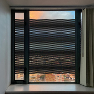 Autocollants 3D opaques électrostatiques en matériau PET à pois noirs <span class=keywords><strong>Film</strong></span> de fonctions anti-pollution anti-déflagrant - Product Image 4