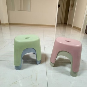 Tabouret en plastique épais pour salon, salle de bain, chaise de douche pour enfants, chaise à chaussures multicolore non pliable - Product Image 1