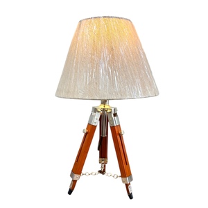 Lámpara de Mesa Ajustable con Pantalla Blanca, Madera Pulida y Aluminio, Luz de Escritorio Moderna, Iluminación Decorativa para Dormitorio o Estudio - Product Image 4