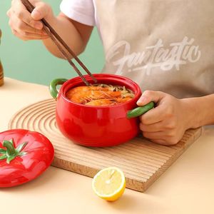 Cuenco de <span class=keywords><strong>sopa</strong></span> de porcelana de doble oreja con forma de tomate rojo de 900-2800ml, cuenco de fideos instantáneos de cerámica para dormitorio de estudiantes con tapa - Product Image 2