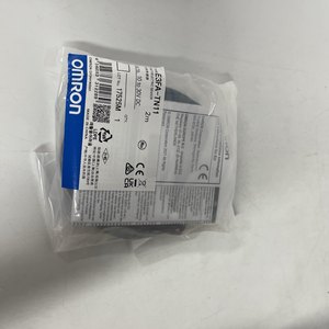 E3FA Photoelectric Sensor M18 <b>Diffuse</b> 300mm PNP 2M Cable E3FA-DP25 - Product Image 1