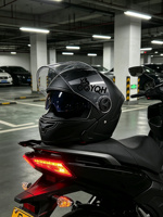 Casque de moto certifié 3C à double lentille avec feu arrière
