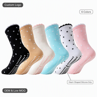 Chaussettes de yoga et de Pilates personnalisées avec logo, antidérapantes, en coton, à bout sans couture, avec silicone antidérapant, pour femmes, vente en gros OEM