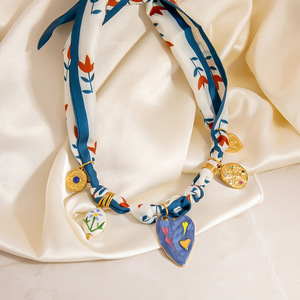 Collar de Pañuelo de Seda con Colgante de Acero Inoxidable en Forma de Corazón Azul, Accesorio de Moda DIY - Product Image 2