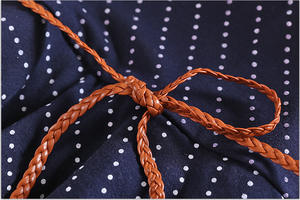 Vêtements pour enfants de style coréen en gros, robe sans manches à pois mignonne avec ceinture à nœud pour les petites filles, en provenance de Chine - Product Image 4