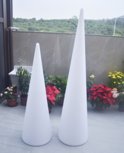 Lampada <span class=keywords><strong>da</strong></span> <span class=keywords><strong>Terra</strong></span> a LED Solare a Forma di Cono per <span class=keywords><strong>Giardino</strong></span>, Cortile, Casa Vacanze, Campeggio - Illuminazione per un'Atmosfera Accogliente - Product Image 4